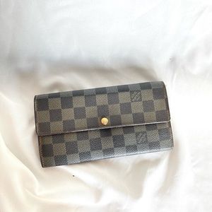 Louis Vuitton Sarah DE Wallet
